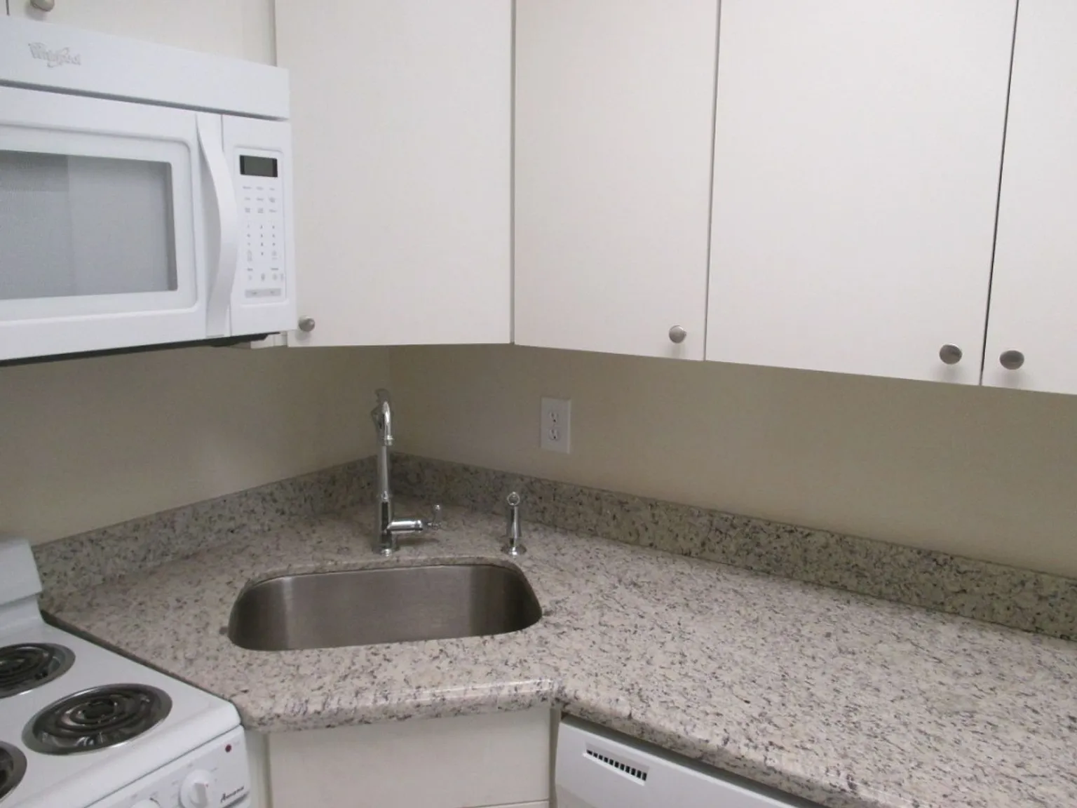 Royal Palm Apartments of Hollywood — Photo 4