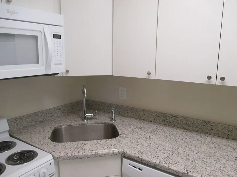 Royal Palm Apartments of Hollywood — Photo 4