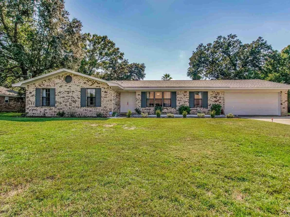 3585 Arizona Dr, Pensacola, FL 32504