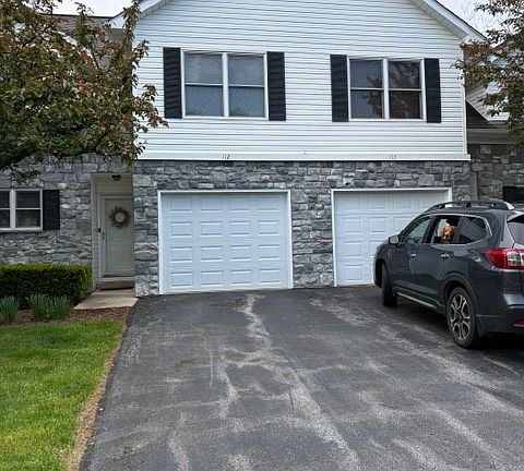 2nd image of 110 Washington Pl #110