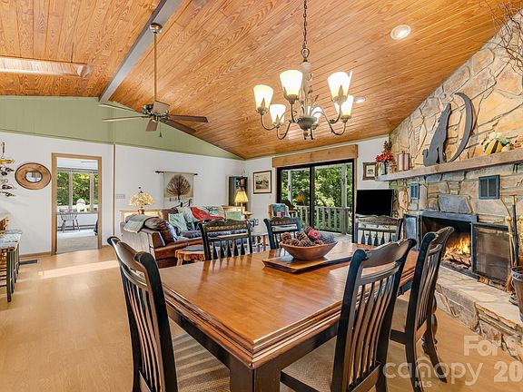 5th image of 38 Bee Tree Ln