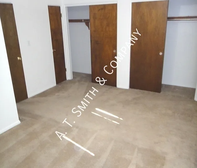5427 Dover St #H — Photo 2