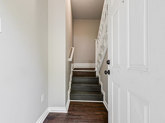 2nd image of 2413 Lamb Ave APT 2