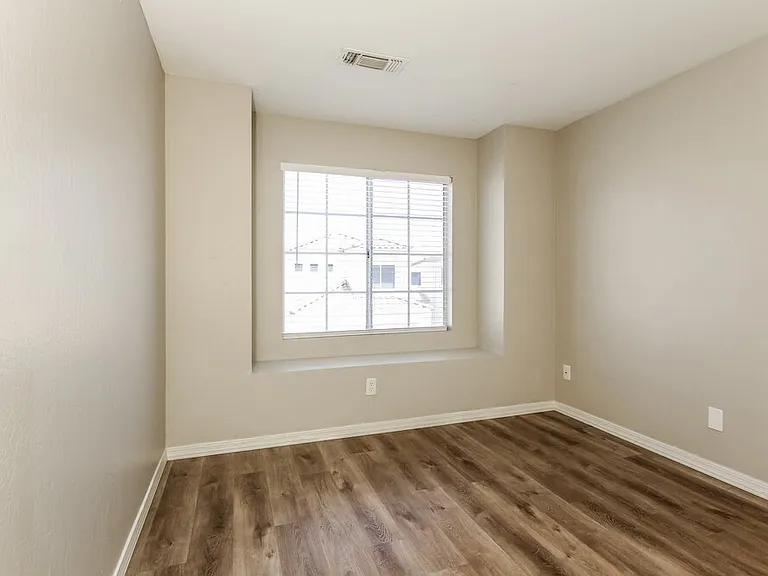 2345 E Gelding Dr — Photo 13