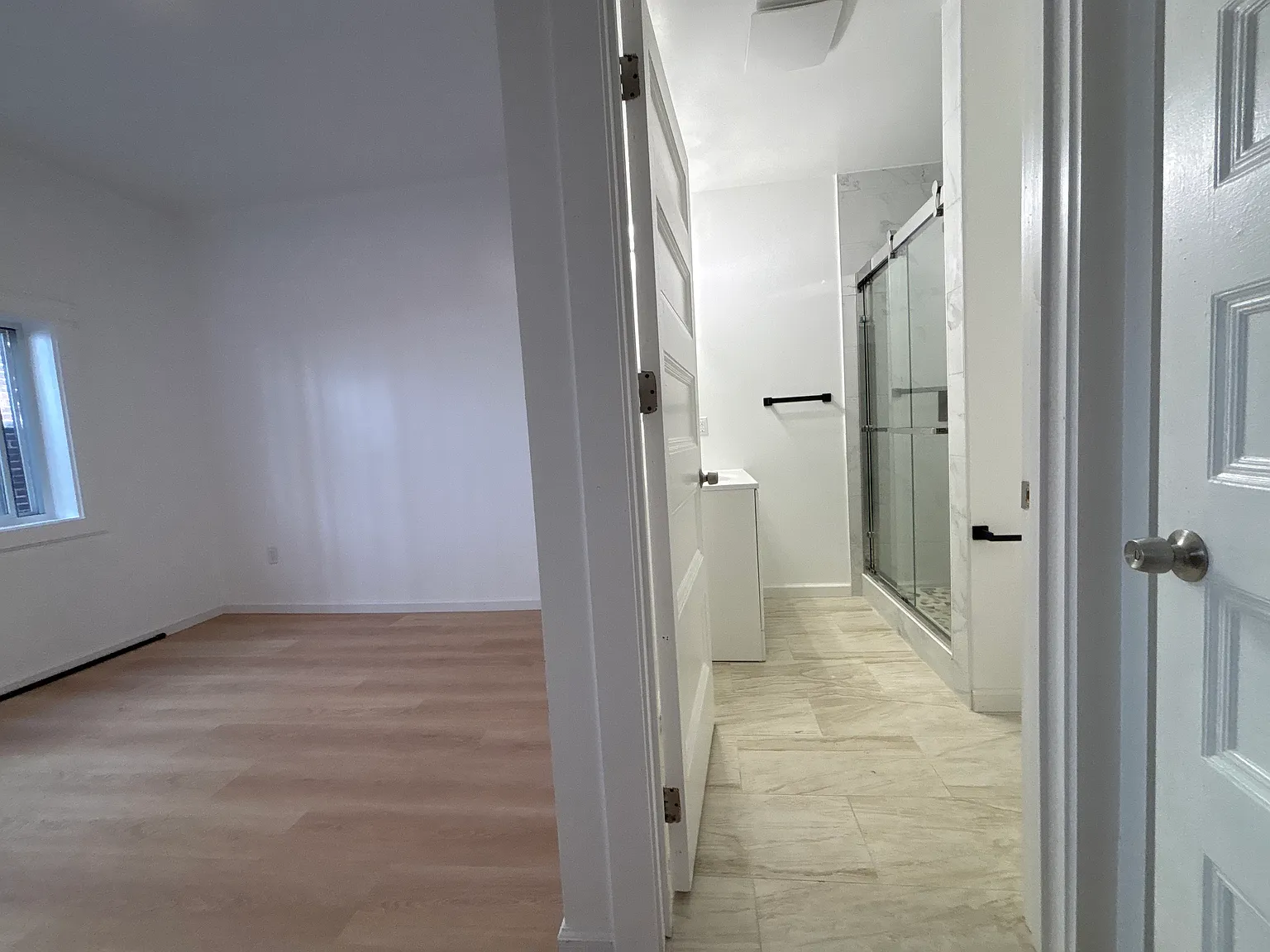2516 Centre Ave — Photo 2