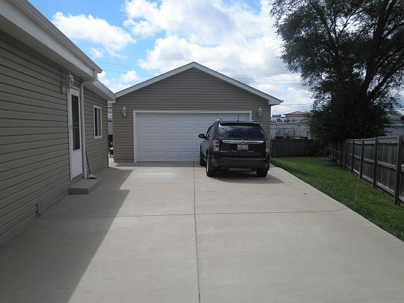 4th image of 559 James Ct