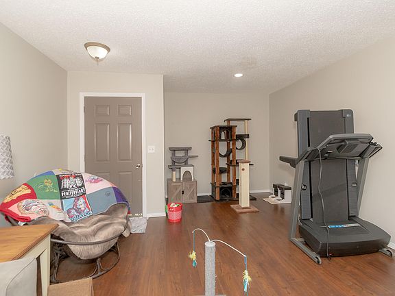 4th image of 900 E Kirkwood Drive