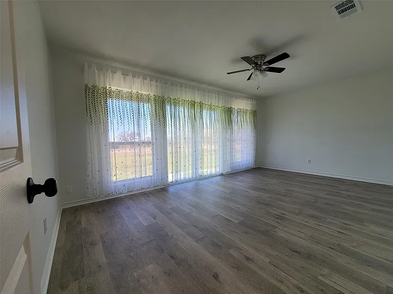 208 Newcastle Dr — Photo 18