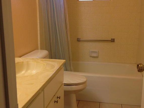 4th image of 4220 E Capri Ave