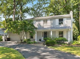 4153 Woodstock Dr, Fort Wayne, IN 46815