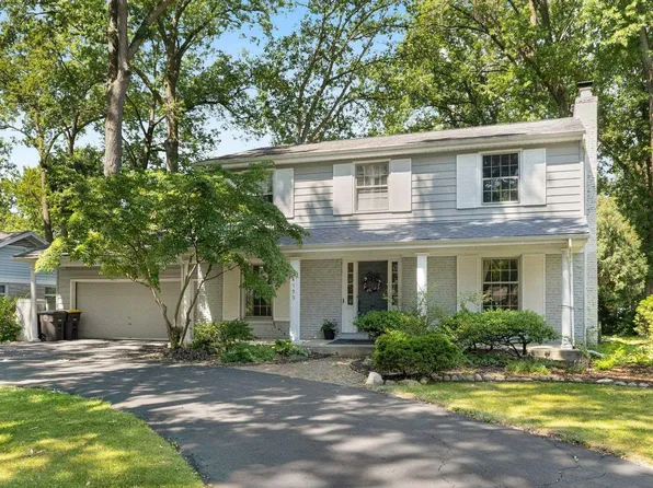 4153 Woodstock Dr, Fort Wayne, IN 46815