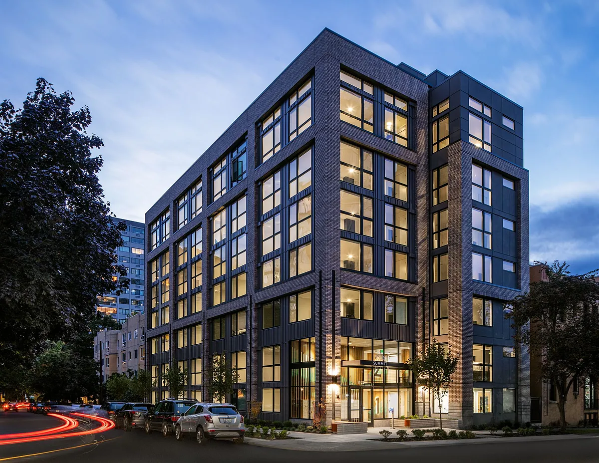 Building Photo - Summit Flats