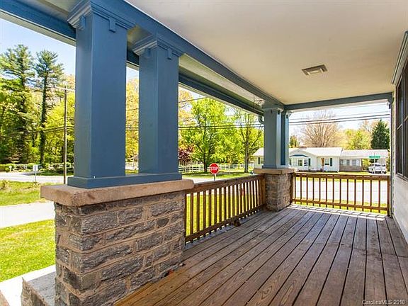 5th image of 701 Rhodes Park Dr