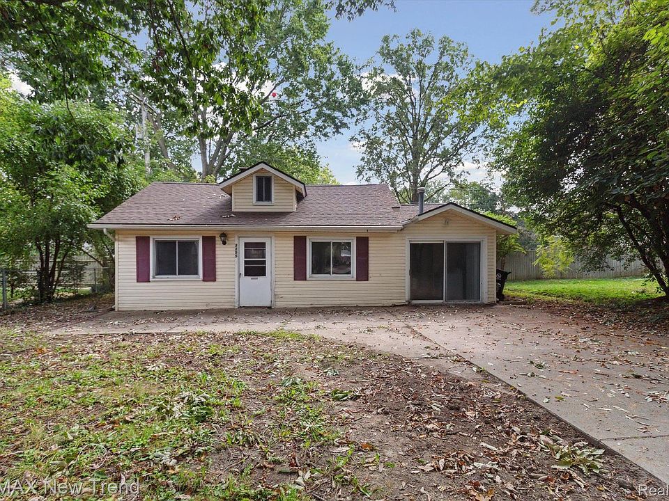1st image of 3255 Parker Dr