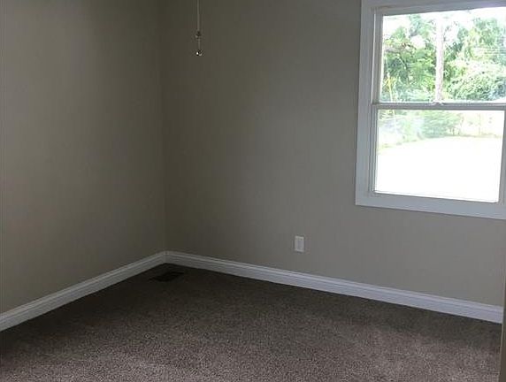 5th image of 1429 Reid Ave