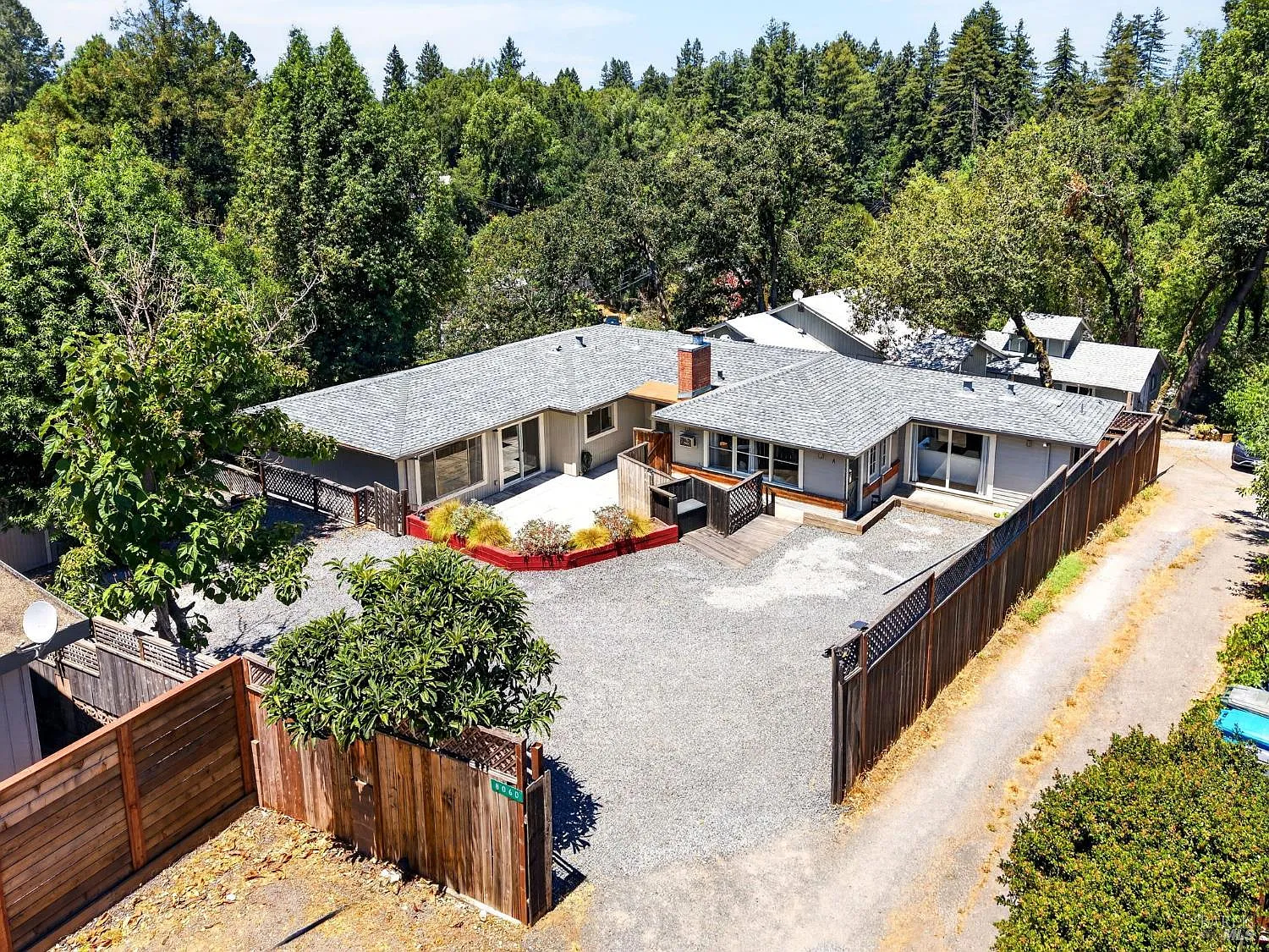 8060 Park Avenue - Photo 2