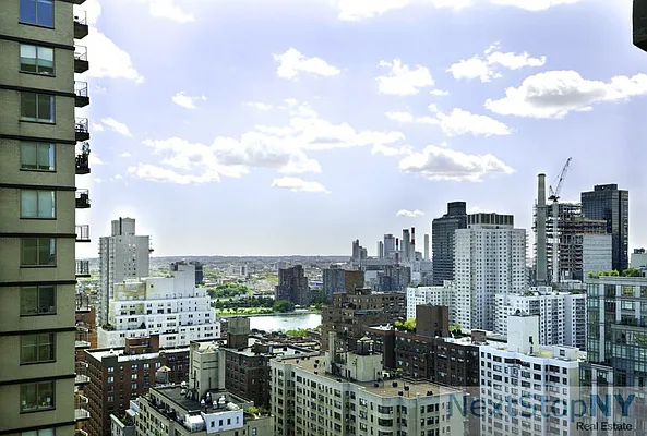 Rented by NextStopNY | media 19