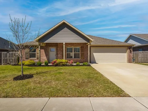 38 E Loveland Loop, Farmington, AR 72730