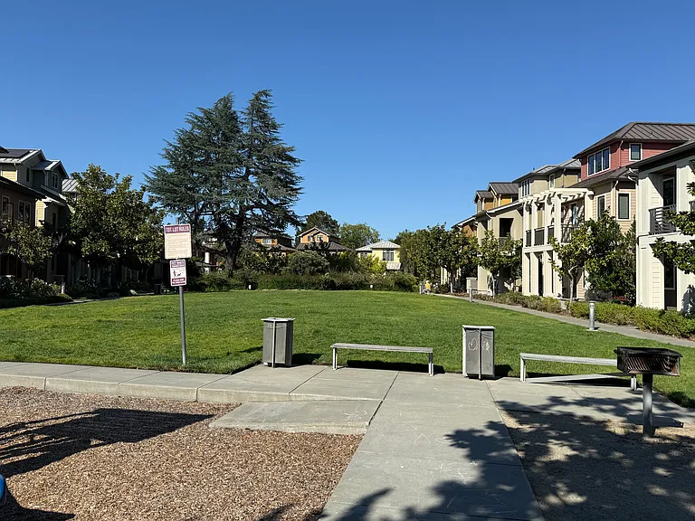 The Arbor Real community park, clubhouse, children playground, picnic tables and pool are located within a short walk.