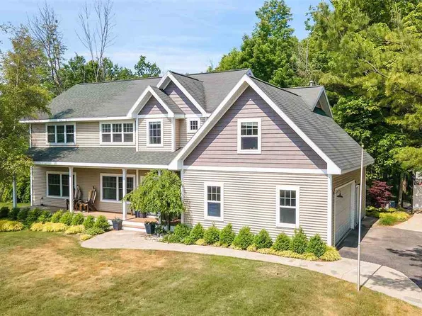 9115 Whippoorwill Ln #6, Charlevoix, MI 49720