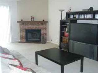 1561 S County Farm Rd, Wheaton, IL 60189