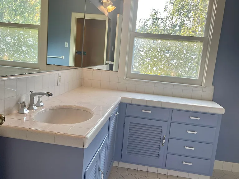 1404 Hillside Cir — Photo 20