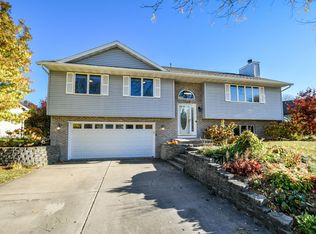 1248 Meadowlark Dr, Sun Prairie, WI 53590