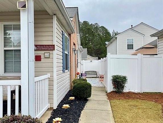 2nd image of 830 Windcroft Cir NW