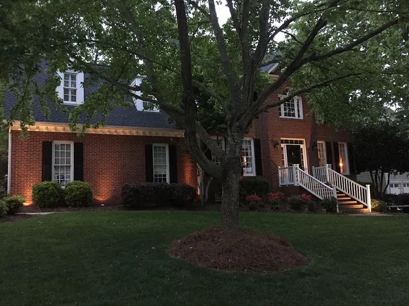 202 Parkbranch Ln, Cary, NC 27519
