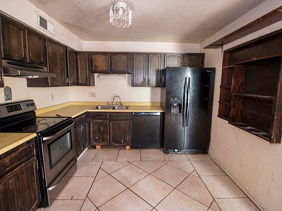4th image of 2040 W Saddle Hills Dr