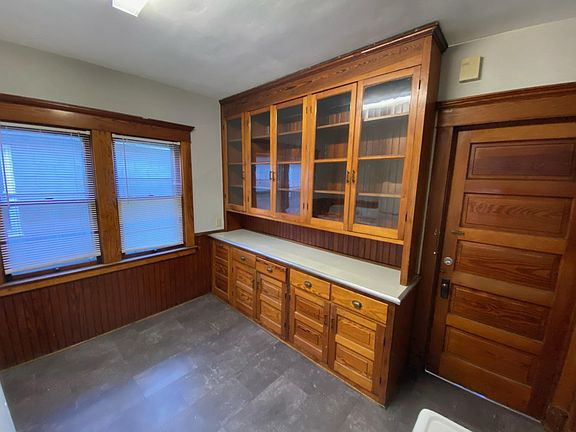 4th image of 287 Bird Ave #2