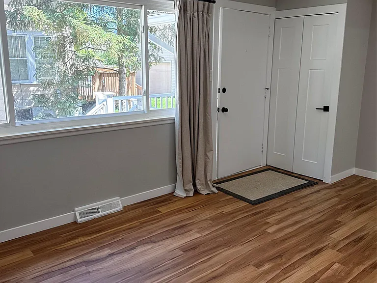 252 N Harvey St #1 — Photo 4