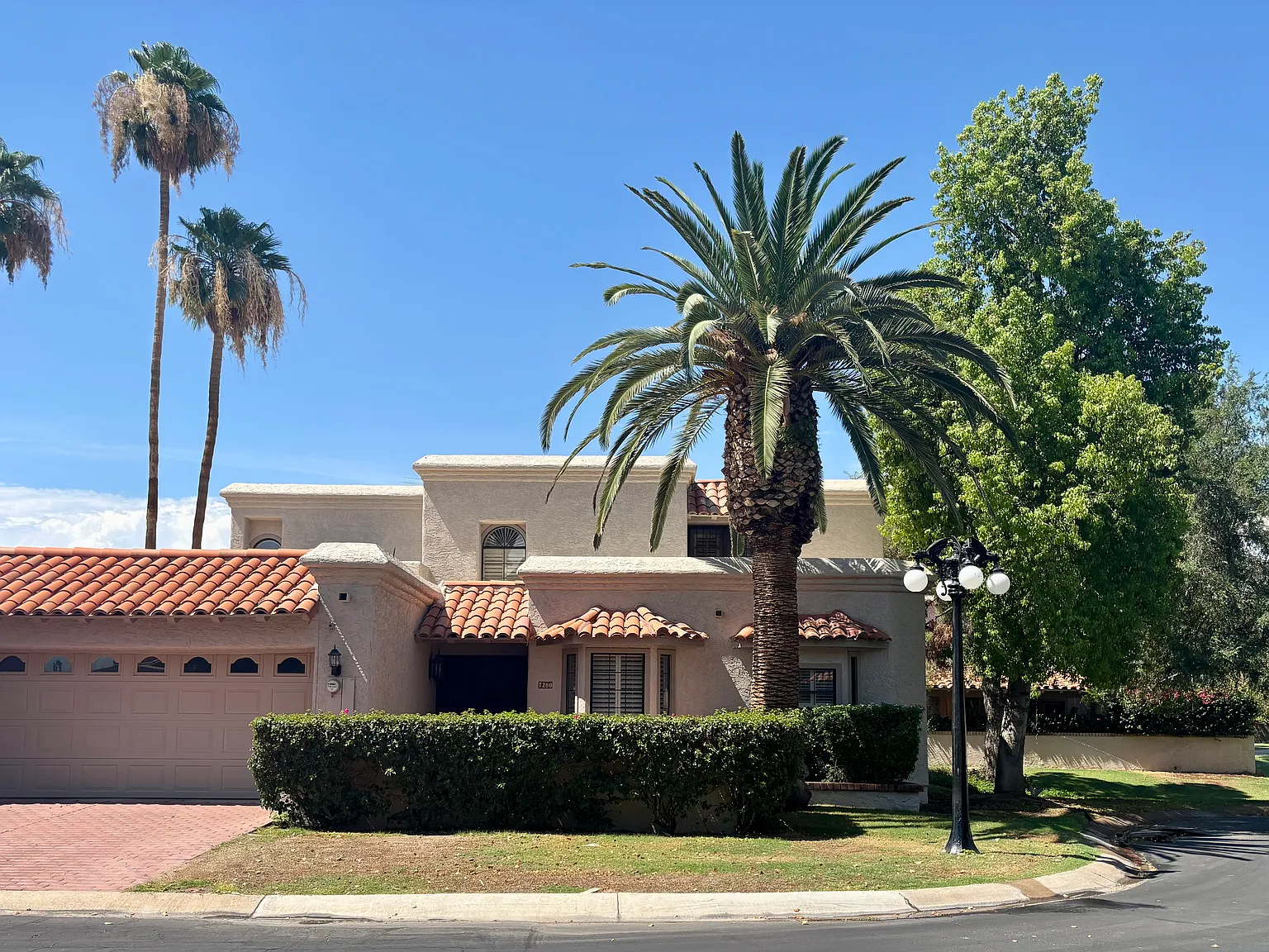 3 bed, 2463 sqft, $4,500 — Photo 1