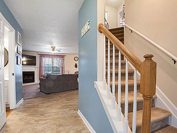 3rd image of 330 Hanover Dr