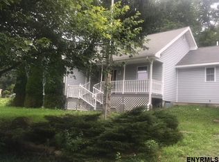 135 Hillside Rd, Pattersonville, NY 12137