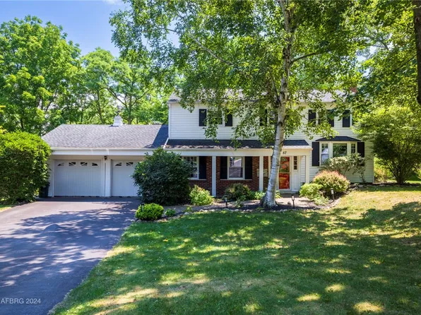 57 Old Forge Ln, Pittsford, NY 14534