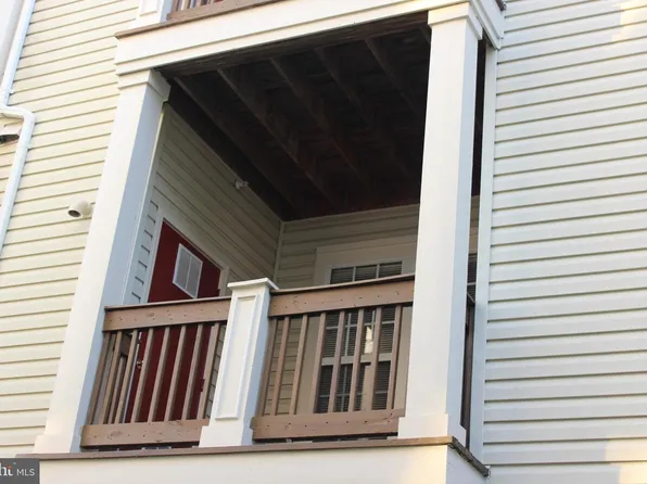 6480 Cheyenne Dr Unit 201, Alexandria, VA 22312