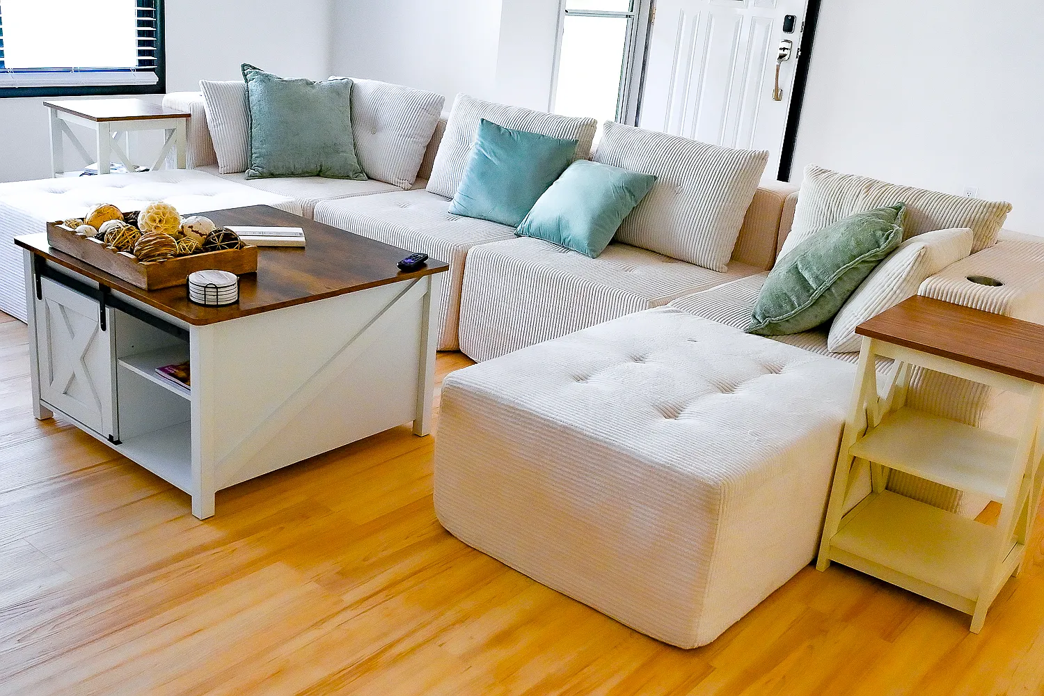3 bed, 1699 sqft, $4,000 — Photo 2