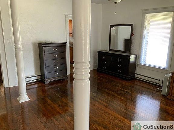 3rd image of 126 Marion St