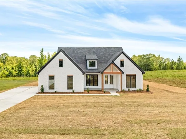 1110 30th St, Valley, AL 36854