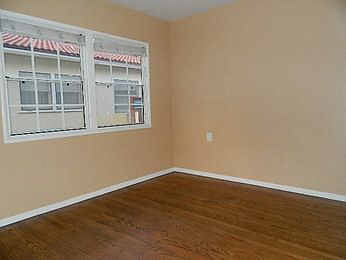 2nd image of 1513 N Linwood Ave