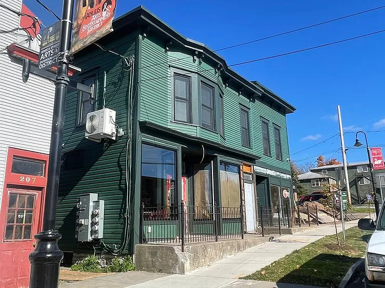 209-217 E Seneca St #215 — Photo 12