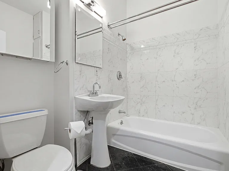 190 Beacon St #7 — Photo 17