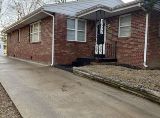 1977 W Main St, Decatur, IL 62522