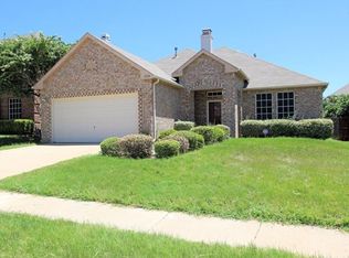 9104 Saratoga Rd, Fort Worth, TX 76244