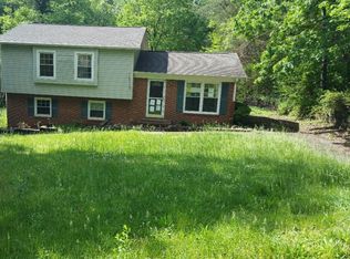232 Logan Ct, King, NC 27021