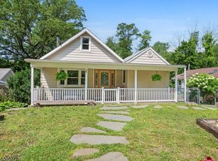 29 Longhouse Dr W, Hewitt, NJ 07421