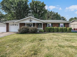 212 Chapel Dr, Collinsville, IL