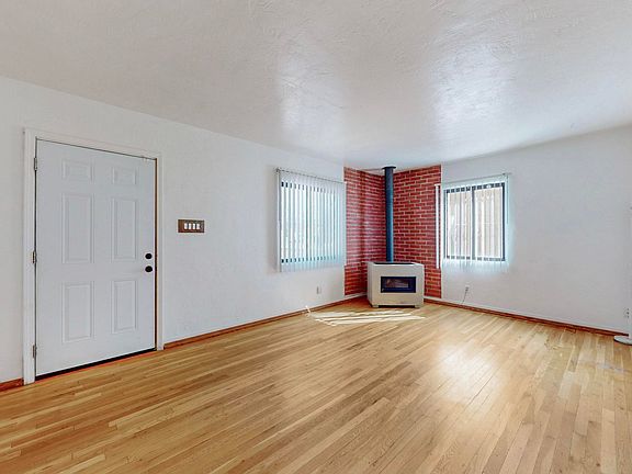 5th image of 933 Ortiz Dr SE