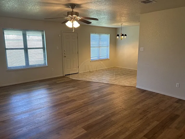 621 Deloris Dr — Photo 3